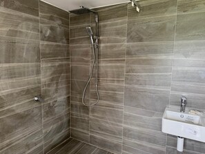 Towels - Poona Farm Estate - The Lodge (Coulta)