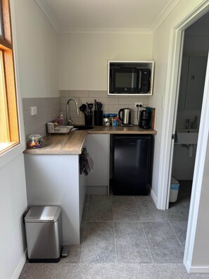 Kühlschrank, Mikrowelle, Toaster, Hochstuhl