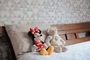 2 bedrooms, WiFi, bed sheets