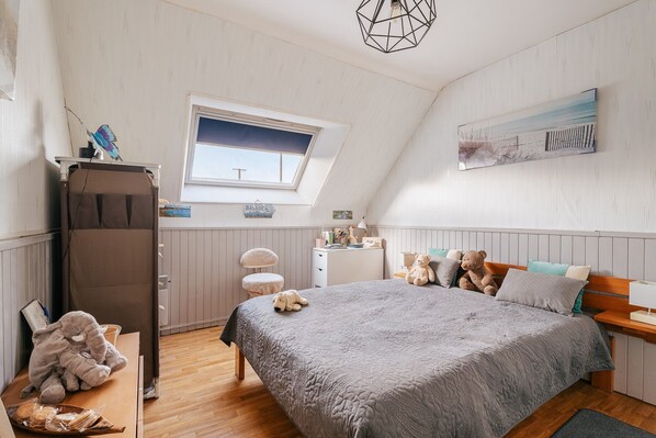 1 bedroom, WiFi, bed sheets