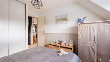 1 habitación, wifi y ropa de cama