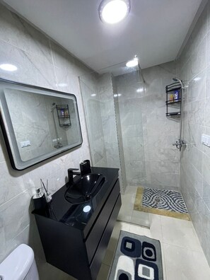 Towels, soap, toilet paper - Modern One-Bedroom Apartment in Tangier – Central, Stylish & Spotlessly Clean (Tangier)