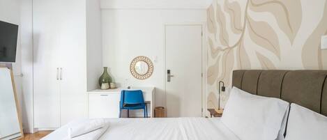 1 bedroom, desk, iron/ironing board, WiFi