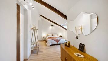 1 habitación, escritorio, wifi y ropa de cama