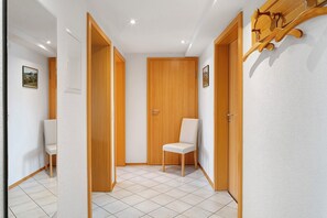 Interior - Apartment 'Panoramablick' with Private Terrace, Garden and Wi-Fi (Horben)