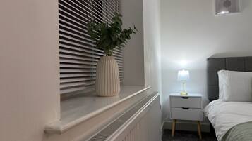 3 slaapkamers, een strijkplank/strijkijzer, wifi, beddengoed