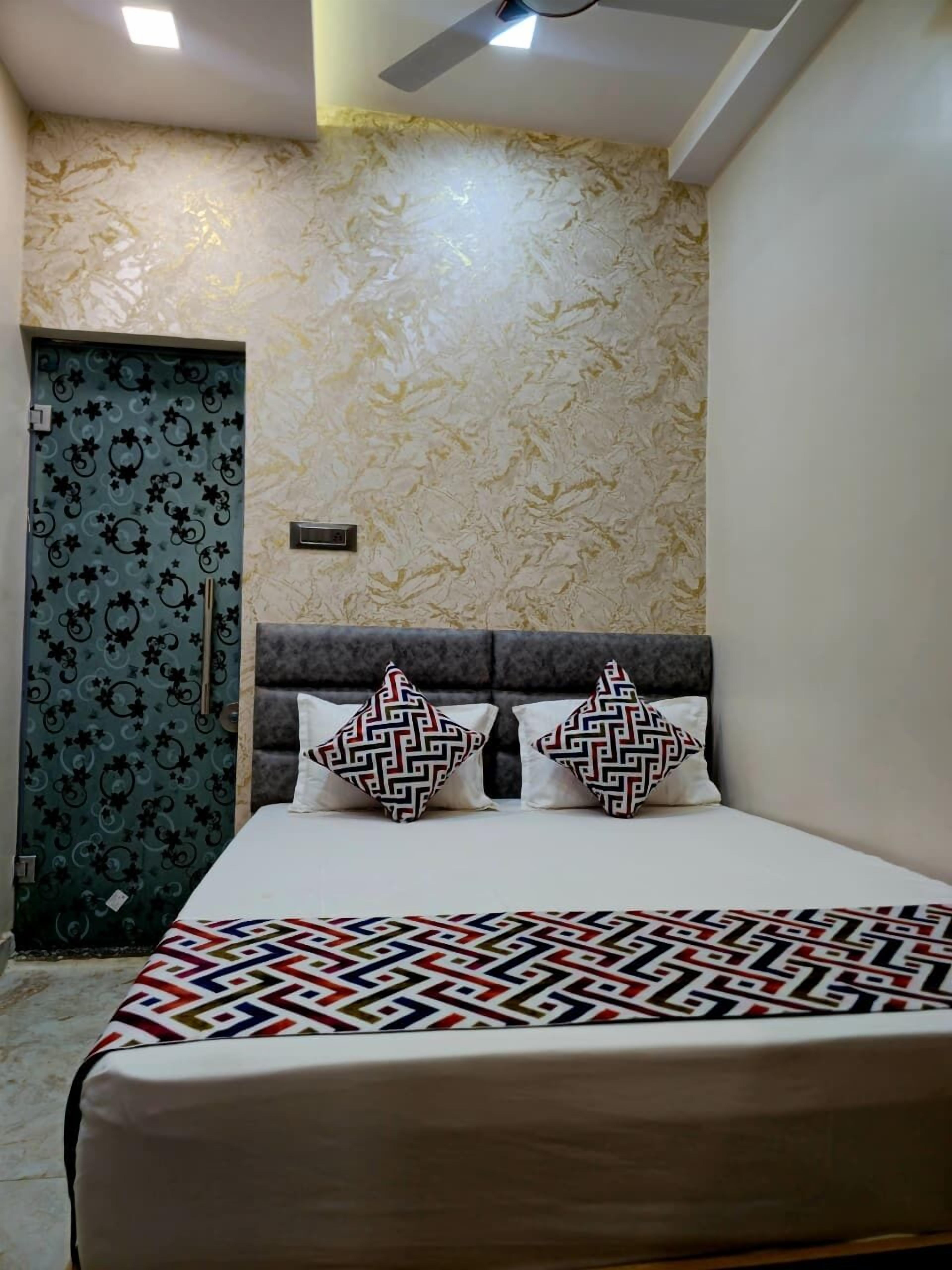 Deluxe Room | Premium bedding, down comforters, free WiFi, bed sheets