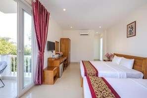 Deluxe-Dreibettzimmer, Balkon, Stadtblick