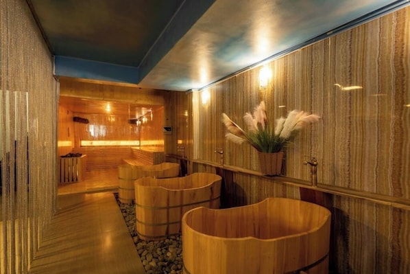 Private spa tub