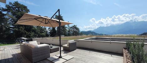 Deluxe Apartment, Mountain View | Terrace/patio