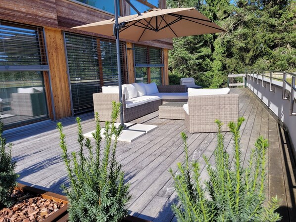 Deluxe Apartment, Mountain View | Terrace/patio