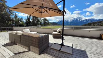 Deluxe Apartment, Mountain View | Terrace/patio