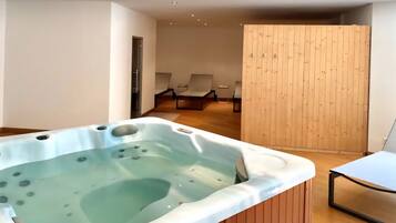 Indoor spa tub