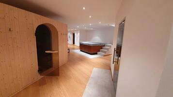 Bain à remous intérieur