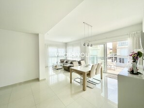 Interior - Amay 880 Torrevieja by Villas&You (Torrevieja)