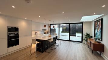 Microwave, oven, dishwasher