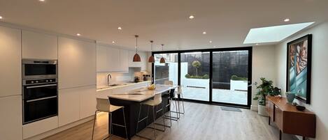 Mikrobølgeovn, ovn og oppvaskmaskin