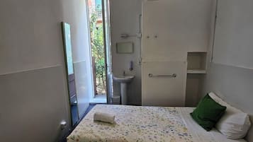 Chambre avec lits jumeaux, vue ville | Wi-Fi gratuit