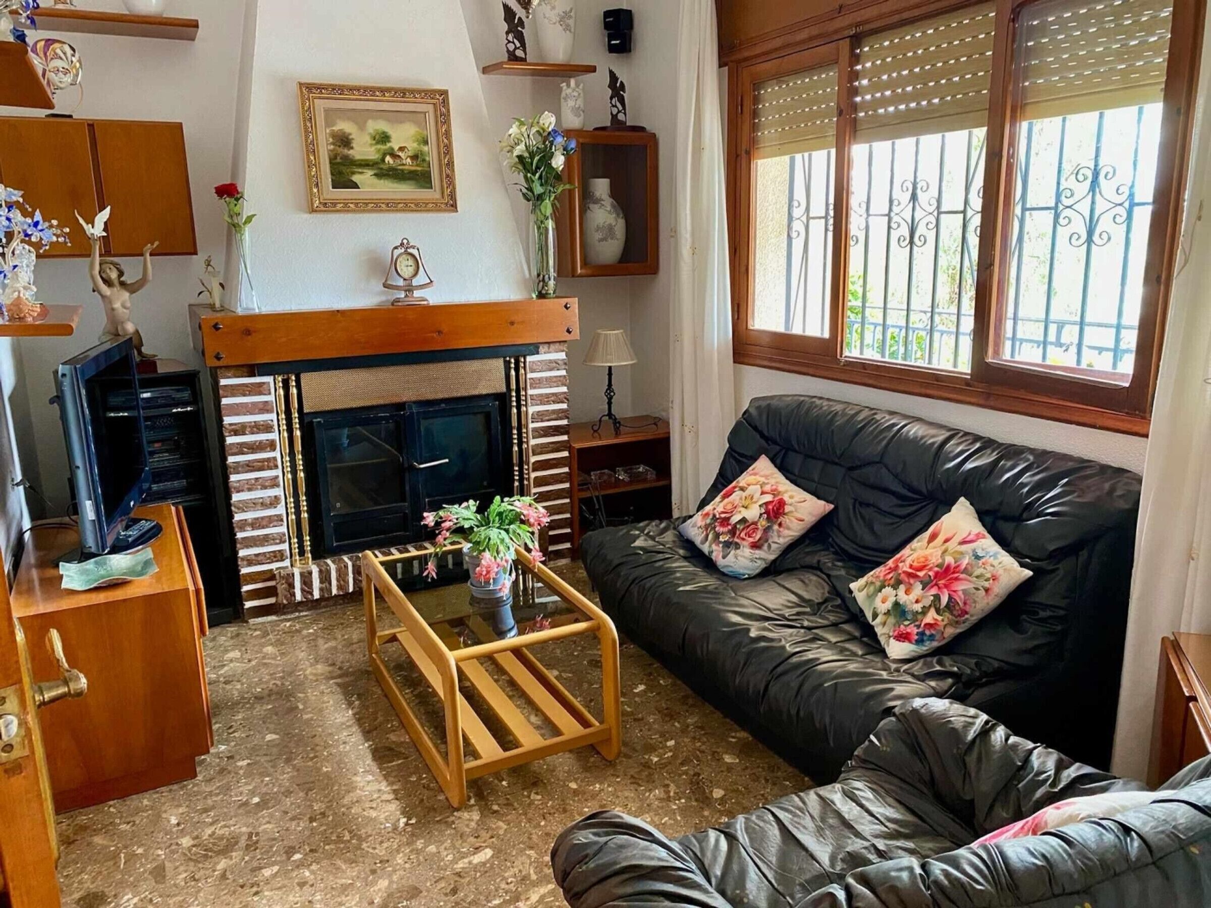 Televisie en een open haard