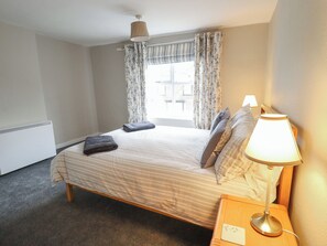 1 Schlafzimmer, individuell dekoriert, individuell eingerichtet