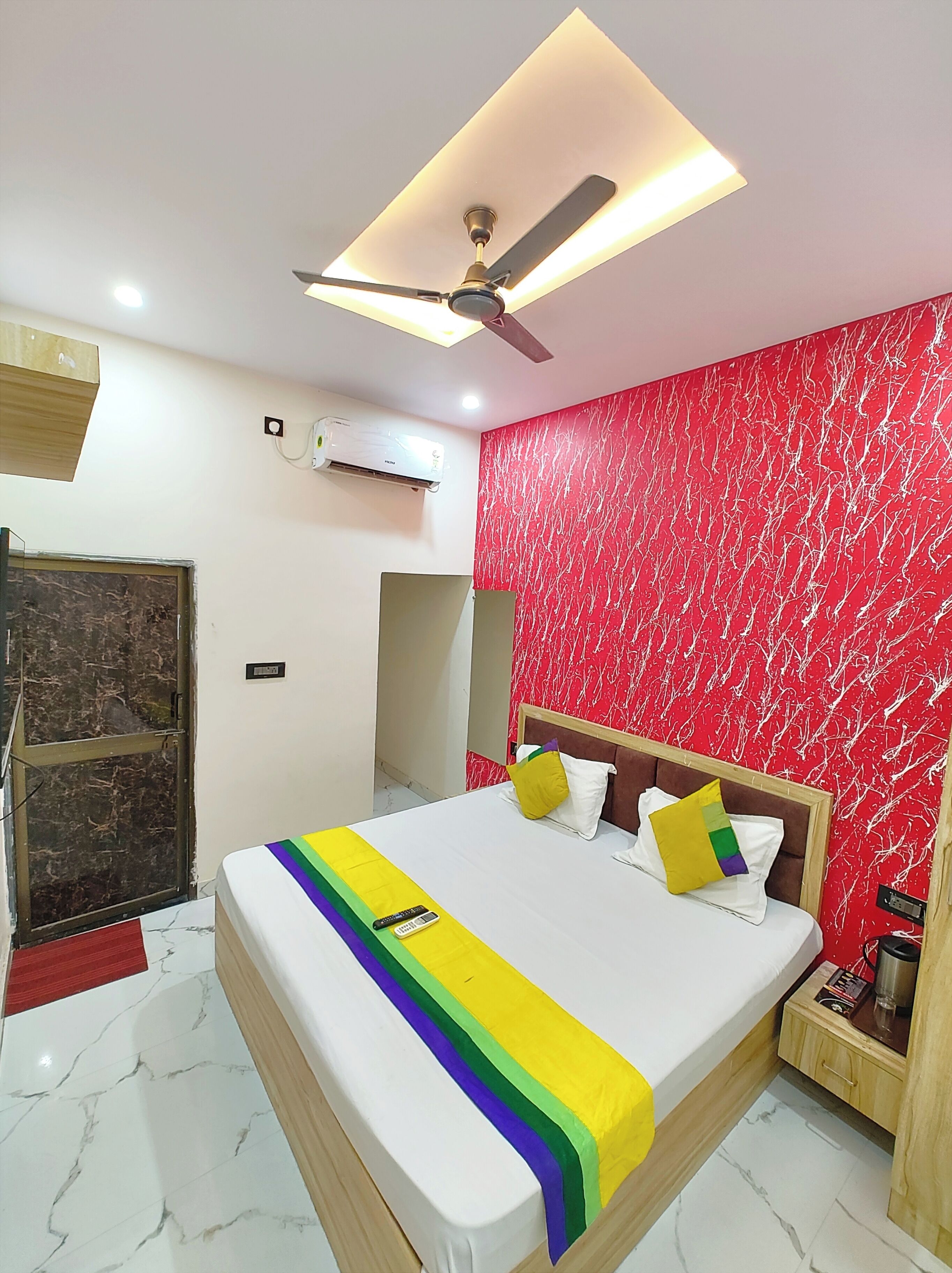 Deluxe Double Room | Hypo-allergenic bedding, desk, soundproofing, free WiFi