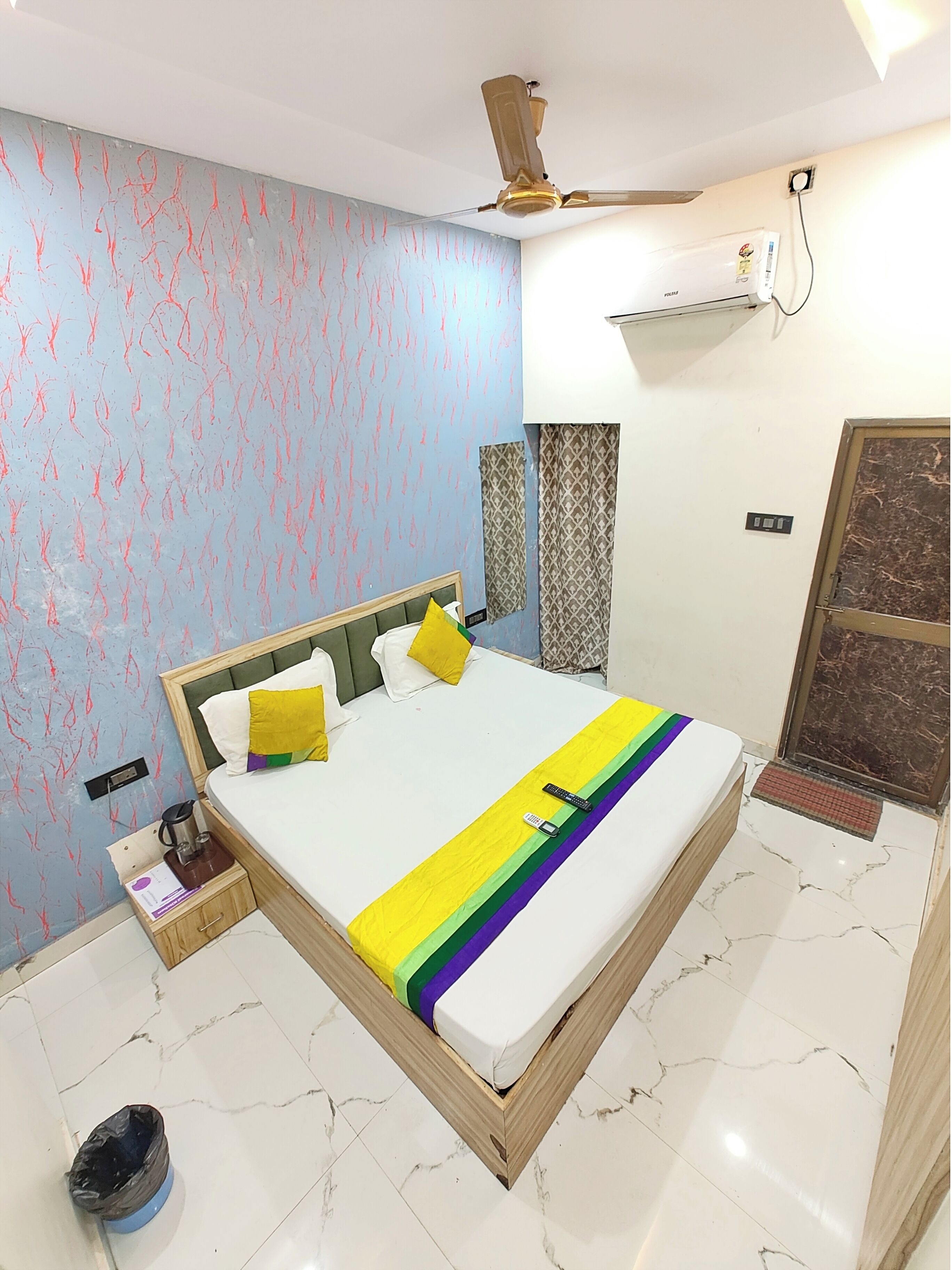 Deluxe Double Room, Multiple Beds | Hypo-allergenic bedding, desk, soundproofing, free WiFi
