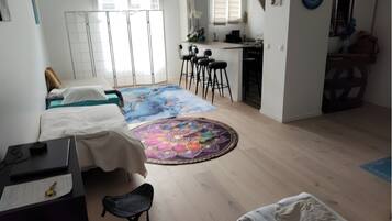 1 chambre, fer et planche à repasser, draps fournis