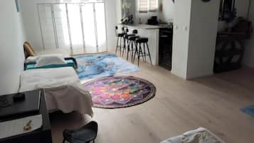 1 Schlafzimmer, Bügeleisen/Bügelbrett, Bettwäsche