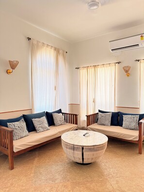 32-tums platt-tv med satellitkanaler