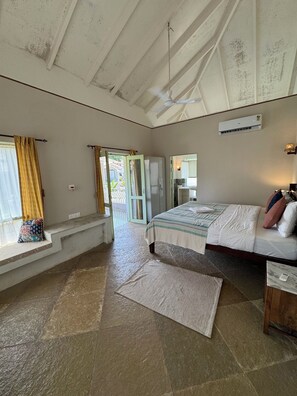Classic Villa, Balcony, City View