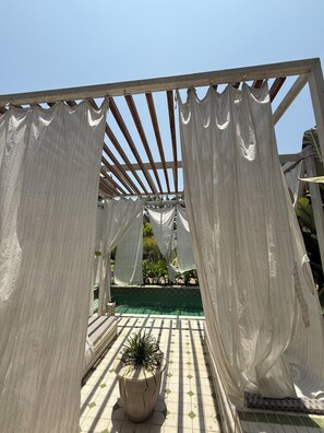 Villa Supérieure, balcon, vue ville | Terrasse/Patio