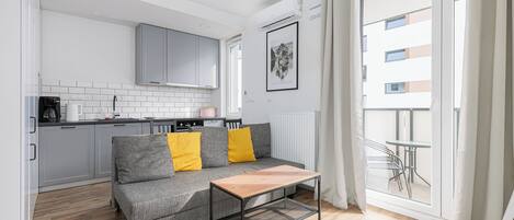 Apartment, Balcony | Private kitchenette