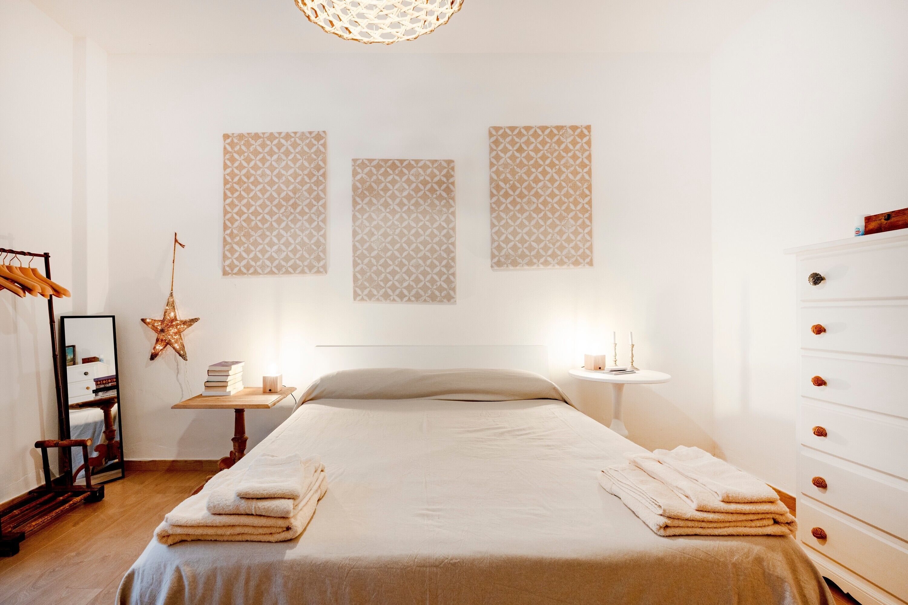 2 bedrooms, WiFi, bed sheets