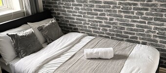 Spacious Luxurious Serviced Accommodation 1