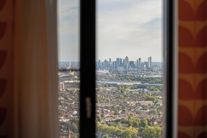 Apartment (2 Bedrooms) | Balcony - The Eades by Way of Life (London)