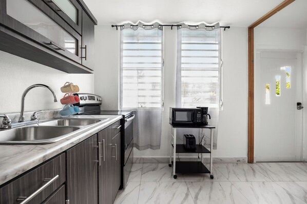 Fridge, microwave, oven, stovetop