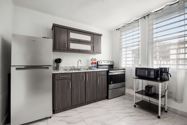 Fridge, microwave, oven, stovetop