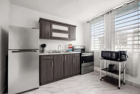 Fridge, microwave, oven, stovetop