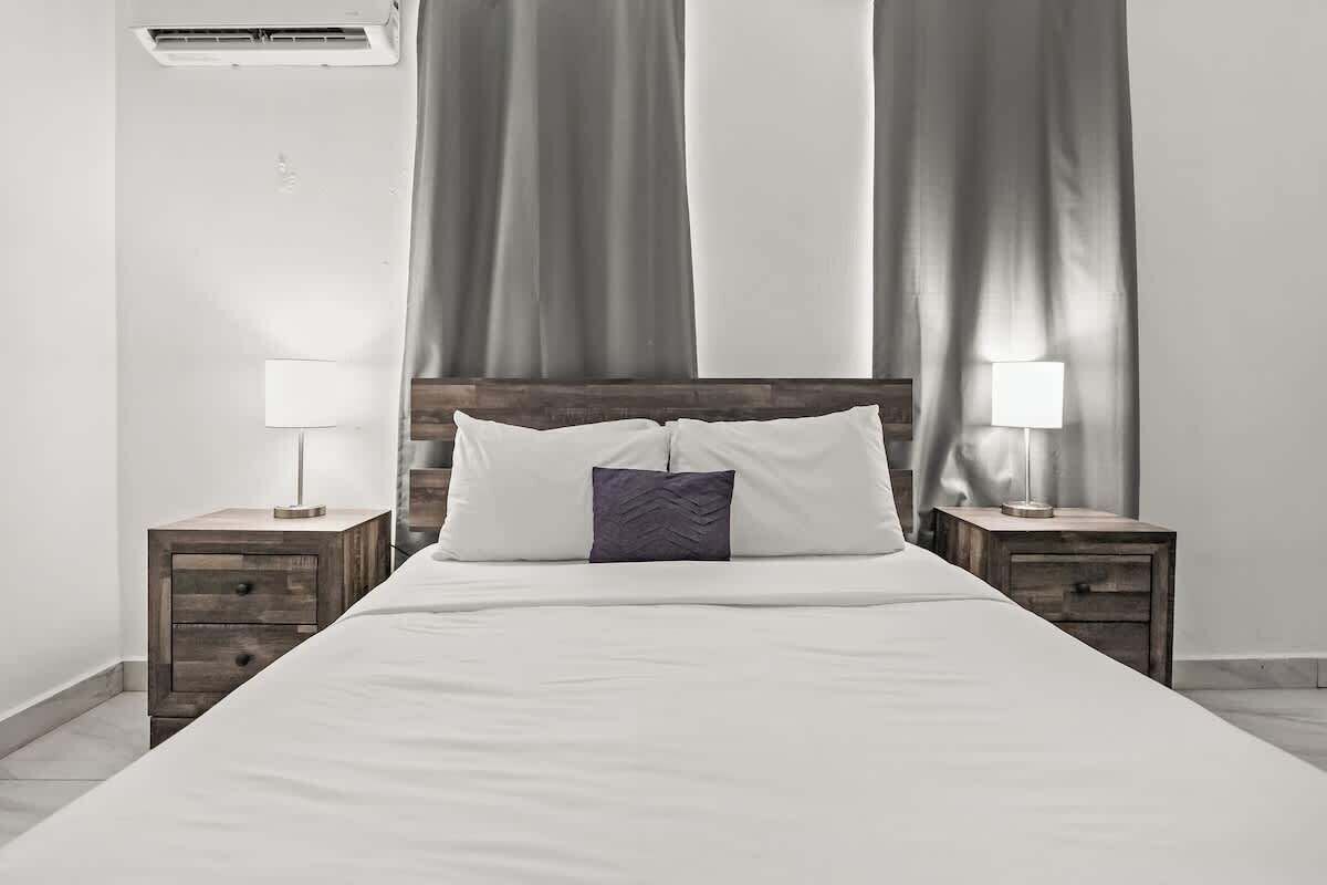 4 bedrooms, iron/ironing board, travel crib, free WiFi