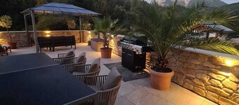 Luxurious vacation apartment Private Spa Sauna Outdoor Whirlpool Fireplace, Alpine panorama