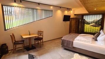 3 Schlafzimmer, BĂŒgeleisen/BĂŒgelbrett, WLAN, BettwĂ€sche