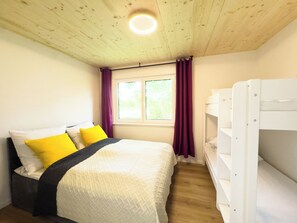 2 bedrooms, Internet, bed sheets