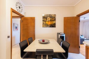 Private kitchen - City Moon by halu (Thessaloniki)