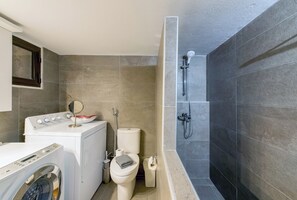 Lejlighed - 3 soveværelser - balkon - byudsigt | Badeværelse