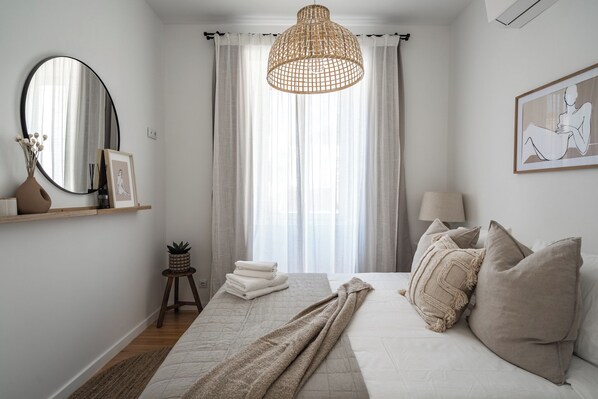 2 bedrooms, iron/ironing board, free WiFi, bed sheets