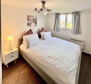 2 Schlafzimmer, Bügeleisen/Bügelbrett, WLAN, Bettwäsche