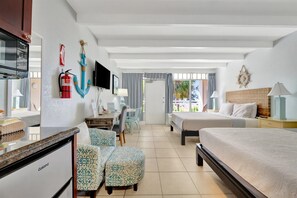 Desk, iron/ironing board, travel cot, WiFi - Palm Terrace | Waterfront, Pool, Hot Tub, Tennis (Ruskin)