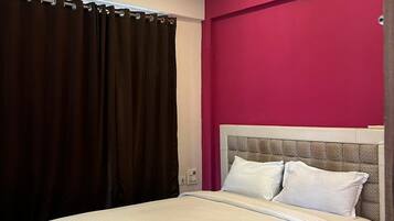 Free WiFi, bed sheets