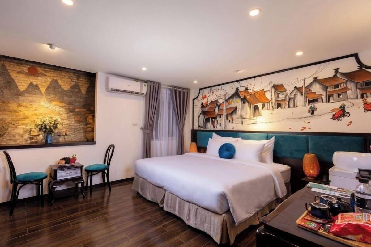 Deluxe Double or Twin Room, Balcony, City View | Iron/ironing board