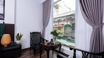 Deluxe Double or Twin Room, Balcony, City View | Iron/ironing board